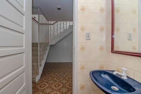 Casa à venda com 240m², 3 quartos e 2 vagas Casa à venda com 240m², 3 quartos e 2 vagasBanheiro 2