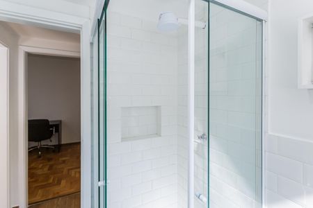 Apartamento à venda com 120m², 2 quartos e 1 vaga Apartamento à venda com 120m², 2 quartos e 1 vagaBanheiro