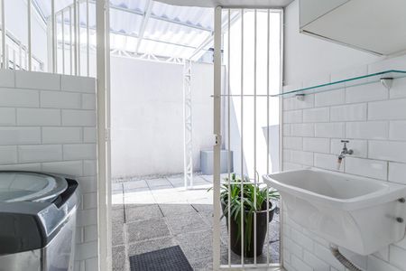 Apartamento à venda com 120m², 2 quartos e 1 vaga Apartamento à venda com 120m², 2 quartos e 1 vagaÁrea de Serviço