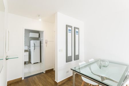 Apartamento à venda com 120m², 2 quartos e 1 vaga Apartamento à venda com 120m², 2 quartos e 1 vagaSala