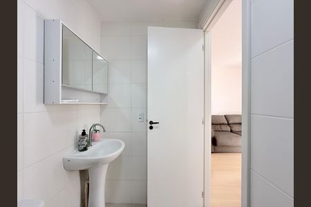Banheiro  de apartamento para alugar com 2 quartos, 49m² em Santo Amaro, São Paulo