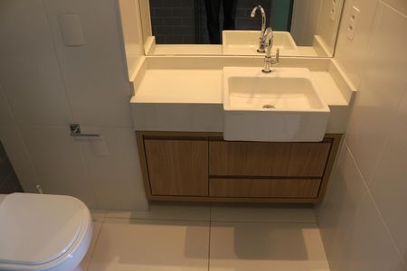 Banheiro de kitnet/studio para alugar com 1 quarto, 26m² em Perdizes, São Paulo