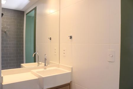 Banheiro de kitnet/studio para alugar com 1 quarto, 26m² em Perdizes, São Paulo