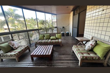 Apartamento para alugar com 100m², 3 quartos e 2 vagasVaranda