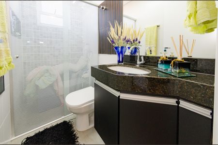 Apartamento à venda com 162m², 2 quartos e 3 vagas Apartamento à venda com 162m², 2 quartos e 3 vagasBanheiro 1