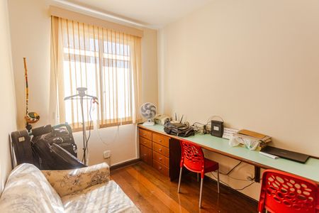 Apartamento à venda com 180m², 4 quartos e 2 vagasQuarto 2