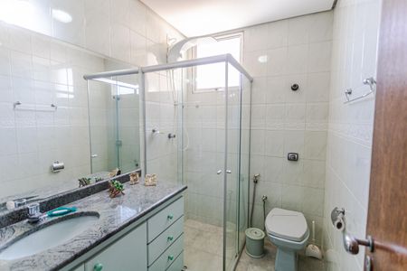 Apartamento à venda com 180m², 4 quartos e 2 vagasBanheiro da Suíte 1