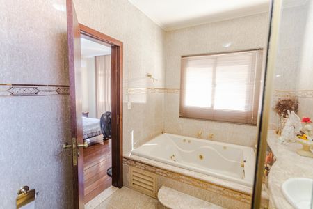 Apartamento à venda com 180m², 4 quartos e 2 vagasBanheiro da Suíte 2 na Cobertura