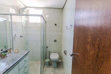 Apartamento à venda com 180m², 4 quartos e 2 vagasBanheiro da Suíte 1