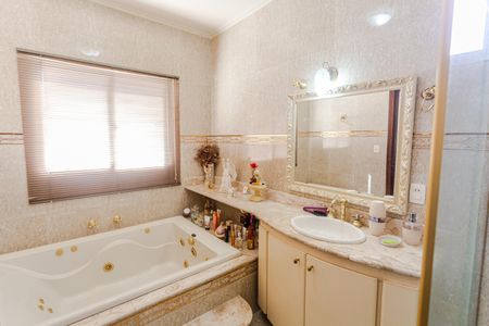 Apartamento à venda com 180m², 4 quartos e 2 vagasBanheiro da Suíte 2 na Cobertura