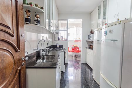 Apartamento à venda com 180m², 4 quartos e 2 vagasCozinha