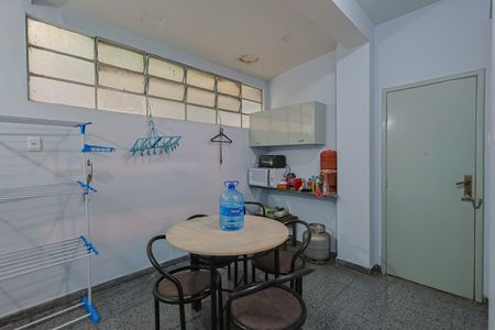 Apartamento à venda com 100m², 2 quartos e sem vagaÁrea de Serviço