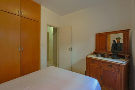 Apartamento à venda com 220m², 4 quartos e 2 vagas Apartamento à venda com 220m², 4 quartos e 2 vagasQuarto 3