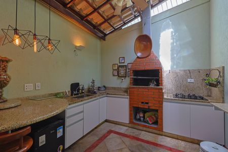 Apartamento à venda com 220m², 4 quartos e 2 vagas Apartamento à venda com 220m², 4 quartos e 2 vagasÁrea Gourmet