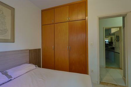 Apartamento à venda com 220m², 4 quartos e 2 vagas Apartamento à venda com 220m², 4 quartos e 2 vagasQuarto 3