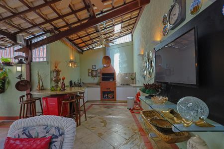 Apartamento à venda com 220m², 4 quartos e 2 vagas Apartamento à venda com 220m², 4 quartos e 2 vagasÁrea Gourmet