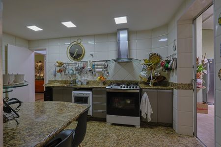 Apartamento à venda com 220m², 4 quartos e 2 vagas Apartamento à venda com 220m², 4 quartos e 2 vagasCozinha