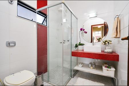 Casa à venda com 320m², 3 quartos e 5 vagas Casa à venda com 320m², 3 quartos e 5 vagasBanheiro 2