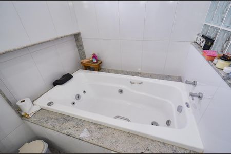 Casa à venda com 320m², 3 quartos e 5 vagas Casa à venda com 320m², 3 quartos e 5 vagasBanheiro da Suíte