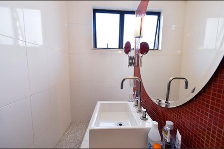 Casa à venda com 320m², 3 quartos e 5 vagas Casa à venda com 320m², 3 quartos e 5 vagasBanheiro 1