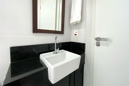 Apartamento à venda com 44m², 1 quarto e 2 vagasBanheiro da Suíte