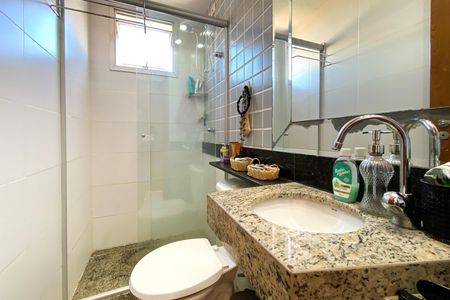 Apartamento à venda com 64m², 2 quartos e 2 vagasBanheiro da Suíte