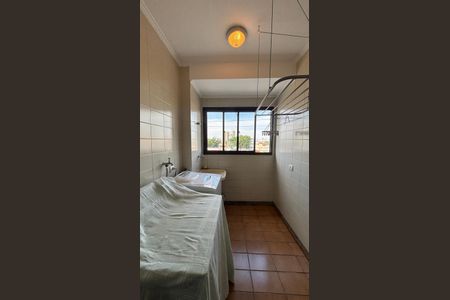 Apartamento à venda com 140m², 3 quartos e 2 vagas Apartamento à venda com 140m², 3 quartos e 2 vagasÁrea de Serviço