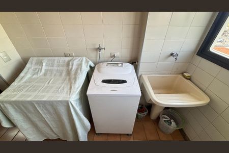 Apartamento à venda com 140m², 3 quartos e 2 vagas Apartamento à venda com 140m², 3 quartos e 2 vagasÁrea de Serviço