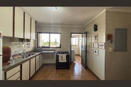 Apartamento à venda com 140m², 3 quartos e 2 vagas Apartamento à venda com 140m², 3 quartos e 2 vagasCozinha