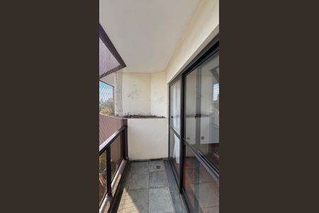 Apartamento à venda com 140m², 3 quartos e 2 vagas Apartamento à venda com 140m², 3 quartos e 2 vagasVaranda Sala