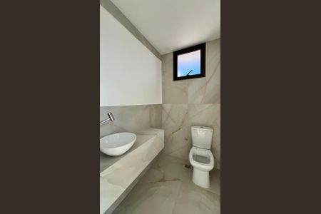 Apartamento à venda com 160m², 4 quartos e 3 vagasBanheiro da Suíte 2