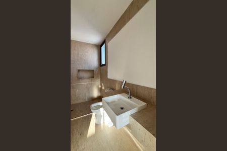 Apartamento à venda com 160m², 4 quartos e 3 vagasBanheiro da Suíte 1