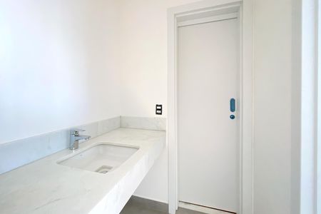 Apartamento à venda com 182m², 4 quartos e 4 vagas Apartamento à venda com 182m², 4 quartos e 4 vagasBanheiro das Semi Suites
