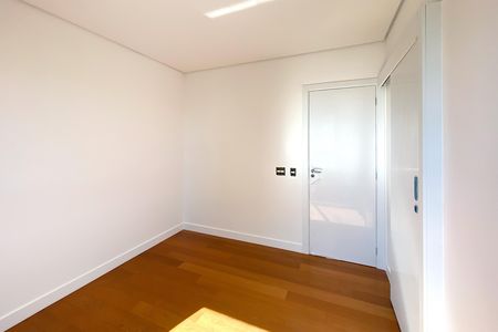 Apartamento à venda com 182m², 4 quartos e 4 vagas Apartamento à venda com 182m², 4 quartos e 4 vagasSemi Suite 4
