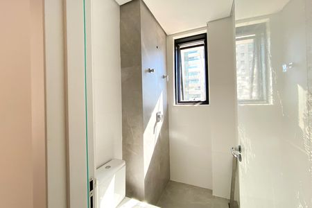 Apartamento à venda com 182m², 4 quartos e 4 vagas Apartamento à venda com 182m², 4 quartos e 4 vagasBanheiro das Semi Suites