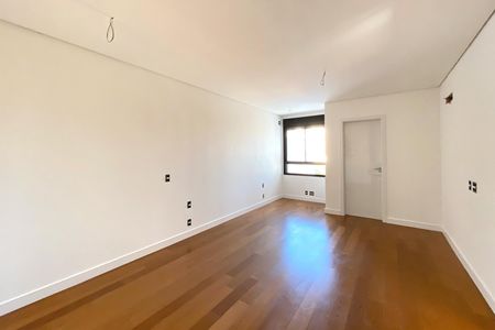 Apartamento à venda com 182m², 4 quartos e 4 vagas Apartamento à venda com 182m², 4 quartos e 4 vagasSuite 1
