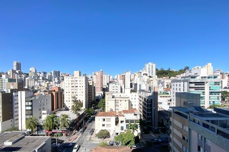 Apartamento à venda com 182m², 4 quartos e 4 vagas Apartamento à venda com 182m², 4 quartos e 4 vagasSala