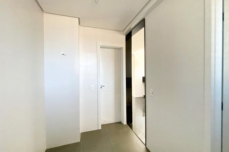 Apartamento à venda com 182m², 4 quartos e 4 vagas Apartamento à venda com 182m², 4 quartos e 4 vagasÁrea de Serviço