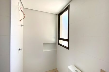 Apartamento à venda com 68m², 2 quartos e 2 vagasBanheiro da Suíte 2