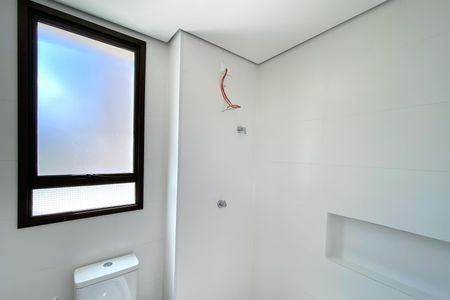 Apartamento à venda com 68m², 2 quartos e 2 vagasBanheiro da Suíte 1