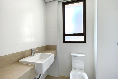 Apartamento à venda com 68m², 2 quartos e 2 vagasBanheiro da Suíte 1