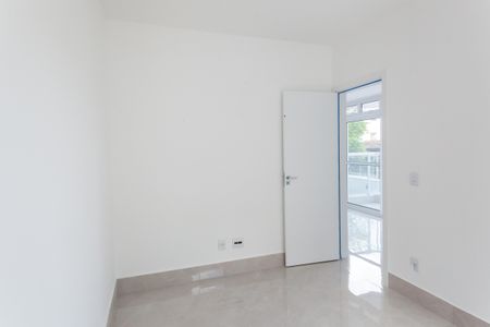 Apartamento à venda com 130m², 2 quartos e 3 vagas Apartamento à venda com 130m², 2 quartos e 3 vagasQuarto 1
