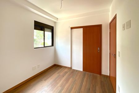 Apartamento à venda com 96m², 3 quartos e 2 vagas Apartamento à venda com 96m², 3 quartos e 2 vagasSemi suite 2