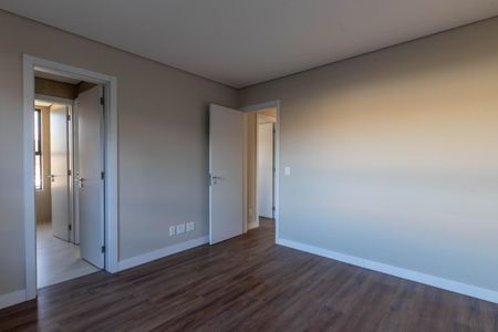 Apartamento à venda com 224m², 4 quartos e 4 vagas Apartamento à venda com 224m², 4 quartos e 4 vagasQuarto 1