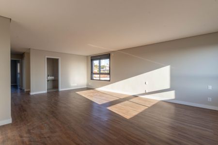 Apartamento à venda com 224m², 4 quartos e 4 vagas Apartamento à venda com 224m², 4 quartos e 4 vagasSuíte