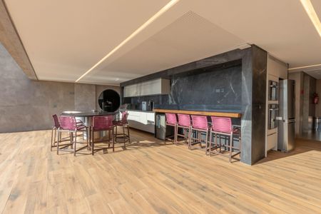 Apartamento à venda com 224m², 4 quartos e 4 vagas Apartamento à venda com 224m², 4 quartos e 4 vagasÁrea comum