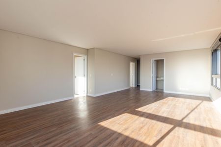 Apartamento à venda com 224m², 4 quartos e 4 vagas Apartamento à venda com 224m², 4 quartos e 4 vagasSuíte