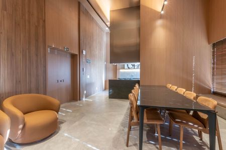 Apartamento à venda com 224m², 4 quartos e 4 vagas Apartamento à venda com 224m², 4 quartos e 4 vagasÁrea comum