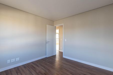 Apartamento à venda com 224m², 4 quartos e 4 vagas Apartamento à venda com 224m², 4 quartos e 4 vagasQuarto 3