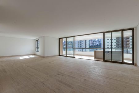 Apartamento à venda com 377m², 4 quartos e 4 vagasSala